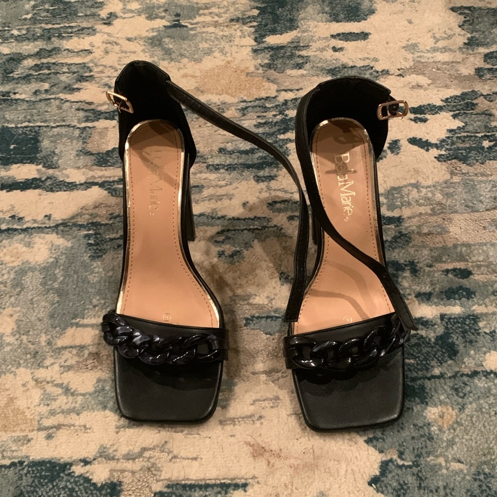 Black chain marble heels